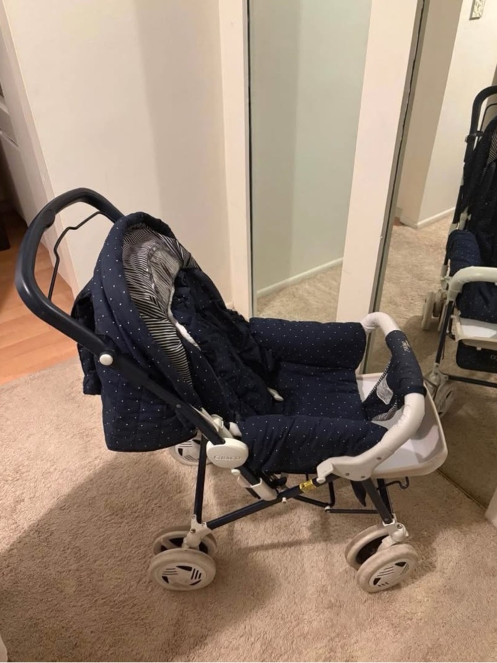 Vintage Graco 1980’s “790ND Series” Navy Polka Dot Stroller with Cream Accents - Picture 4 of 17